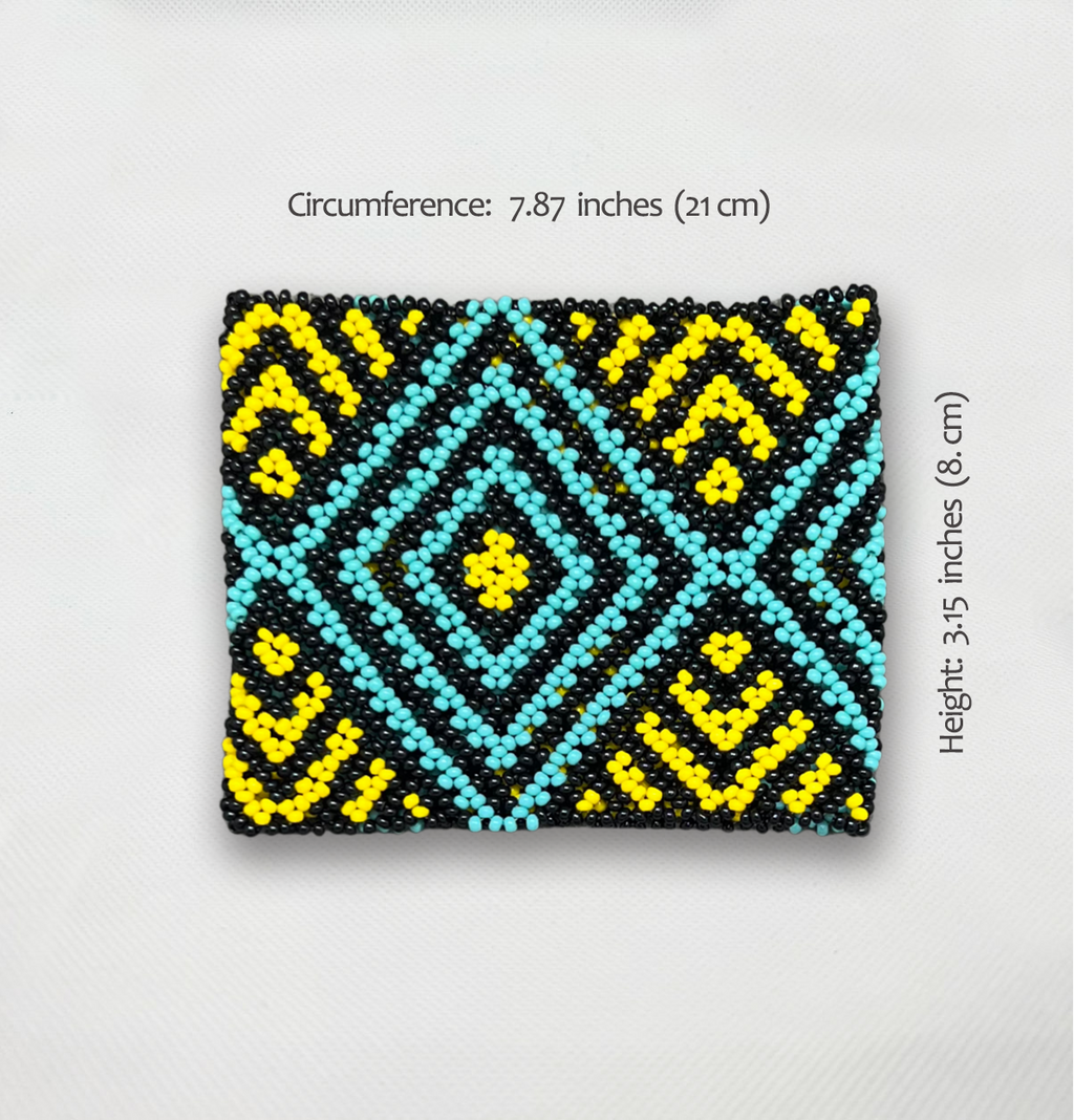 Indigenous Elastic Beaded Bracelet • KAMAYURÁ people (from Brazil)