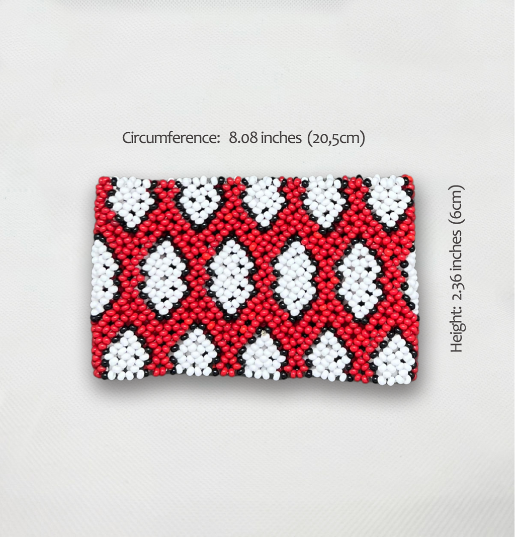 Indigenous Elastic Beaded Bracelet • KAMAYURÁ people (from Brazil)