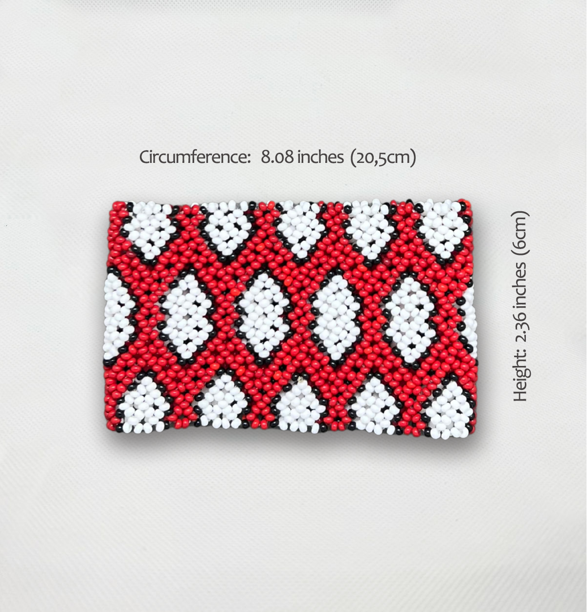 Indigenous Elastic Beaded Bracelet • KAMAYURÁ people (from Brazil)