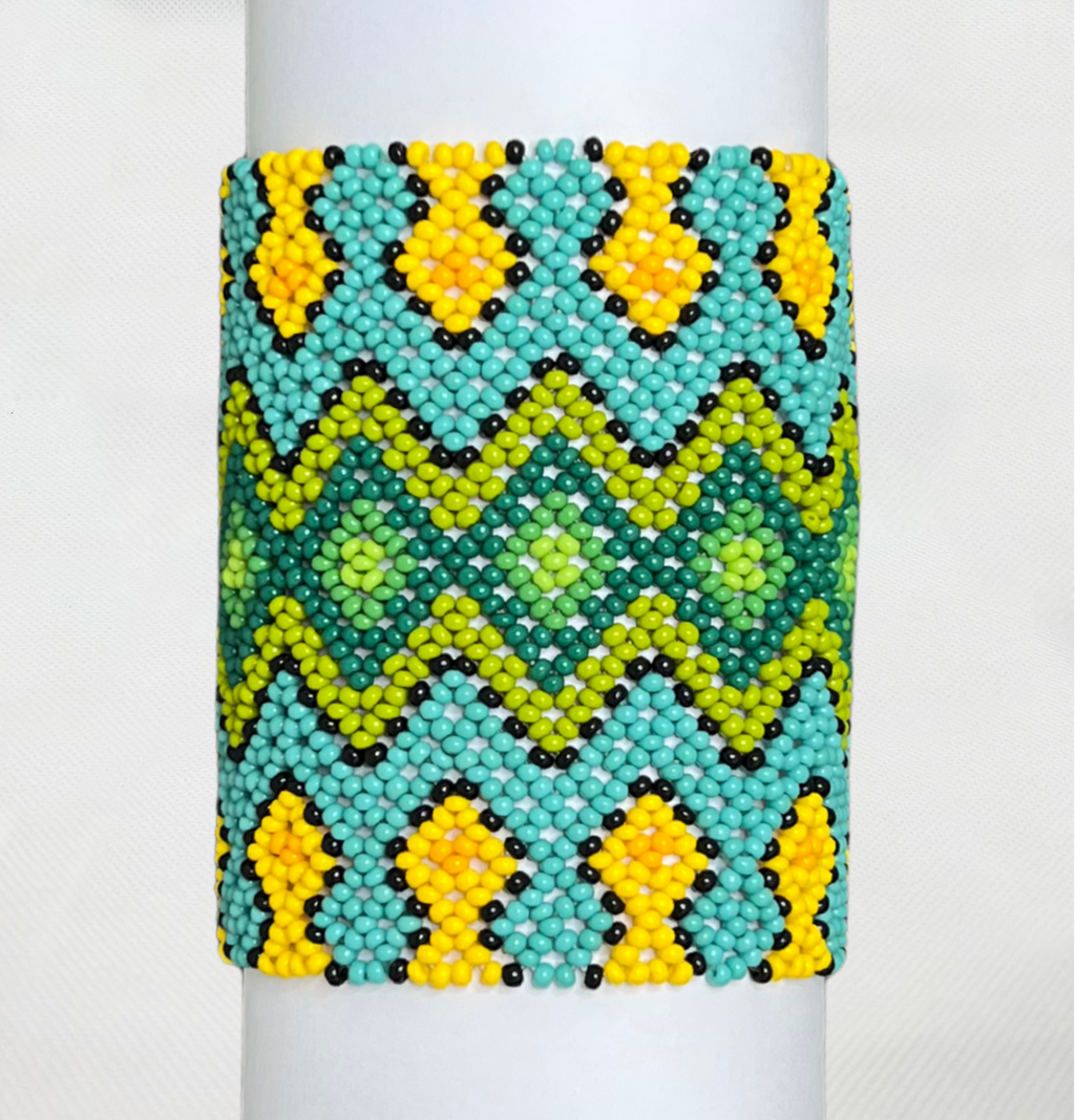 Indigenous Elastic Beaded Bracelet • KAMAYURÁ people (from Brazil)