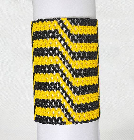 Bracelet perlé indigène • Peuple KAYAPÓ (du Brésil)