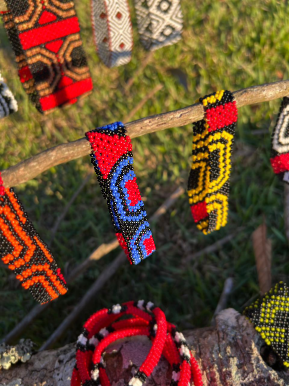 Indigenous Elastic Beaded Bracelet • WAURÁ people (from Brazil)