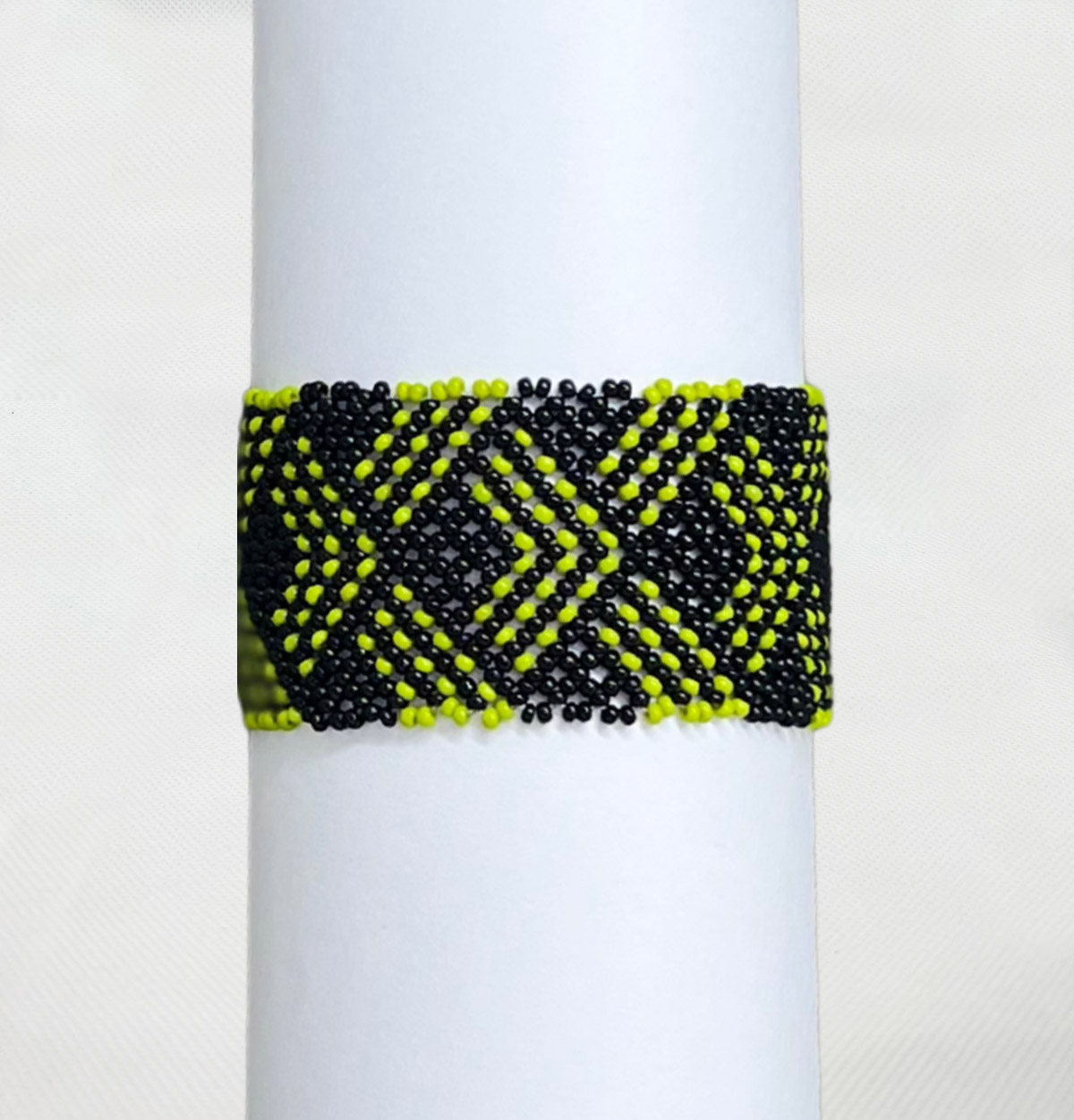 Indigenous Elastic Beaded Bracelet • WAURÁ people (from Brazil)