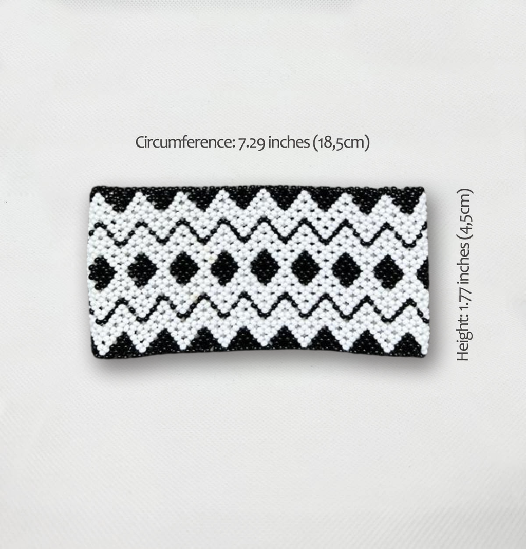 Indigenous Elastic Beaded Bracelet • WAURÁ  people (from Brazil)