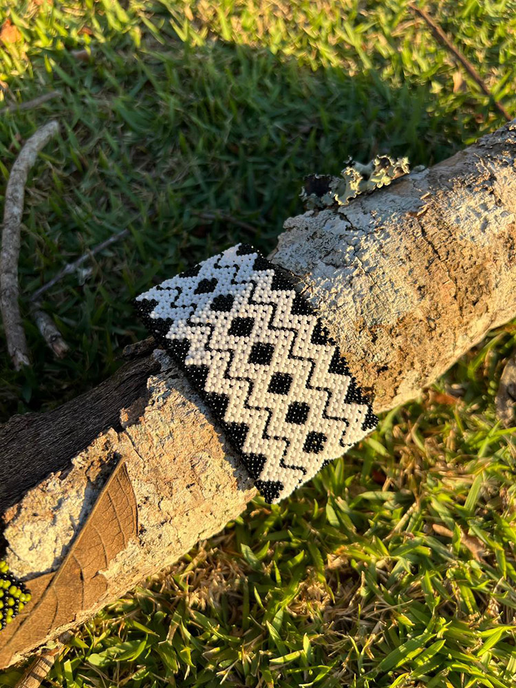 Indigenous Elastic Beaded Bracelet • WAURÁ  people (from Brazil)