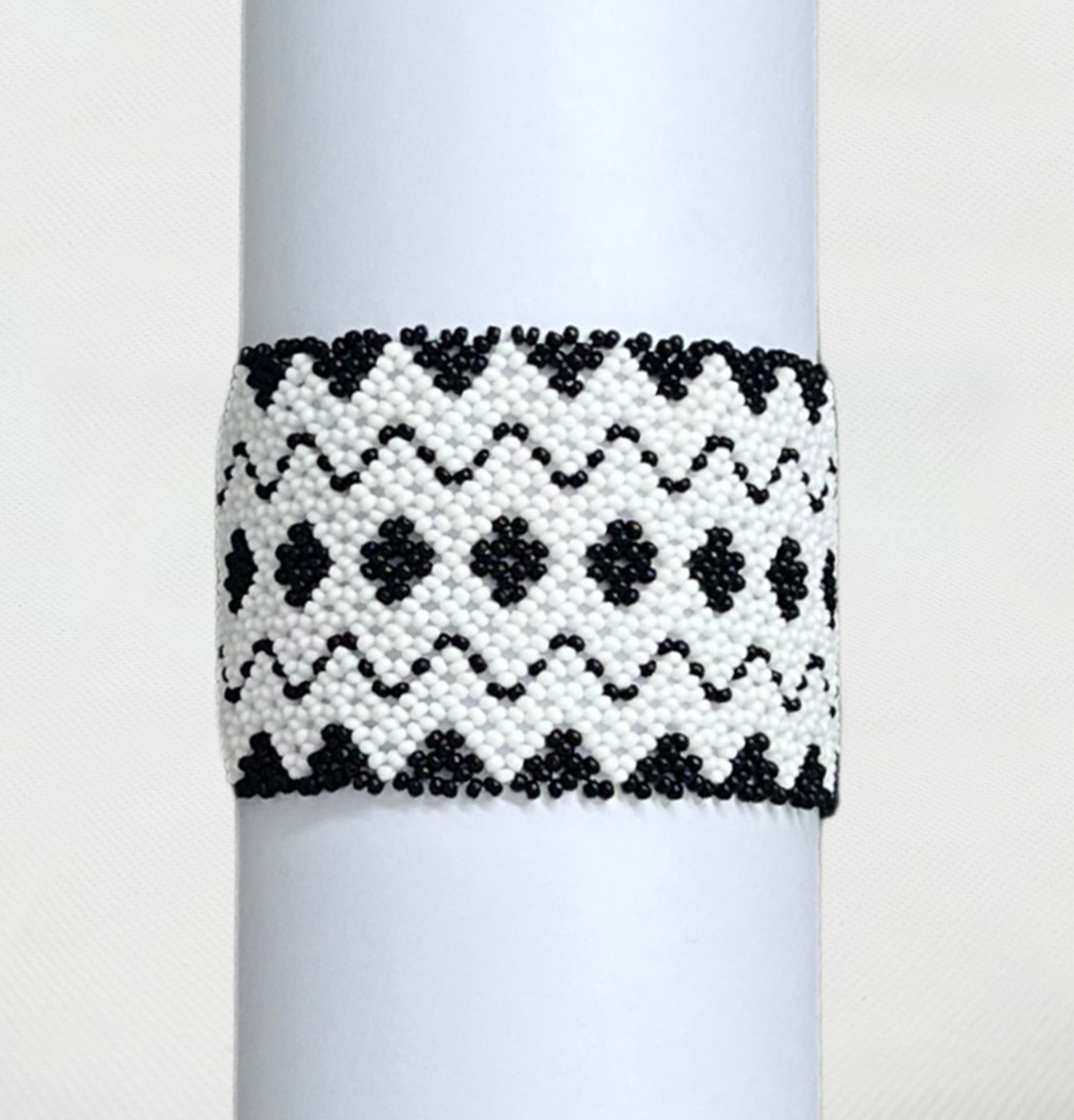 Indigenous Elastic Beaded Bracelet • WAURÁ  people (from Brazil)