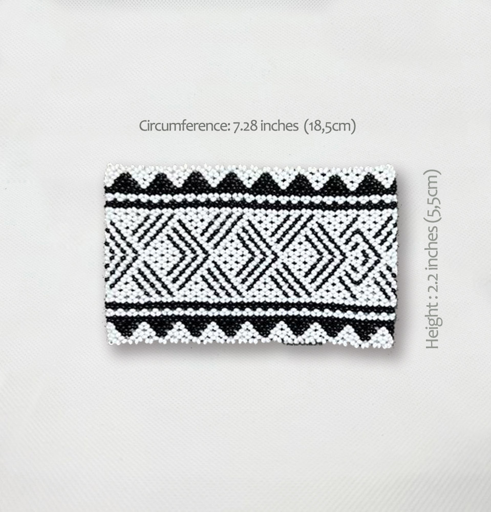 Indigenous Elastic Beaded Bracelet • WAURÁ people (from Brazil)