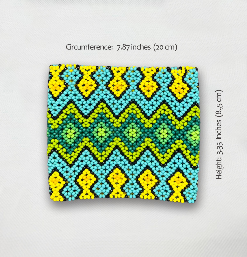 Indigenous Elastic Beaded Bracelet • KAMAYURÁ people (from Brazil)