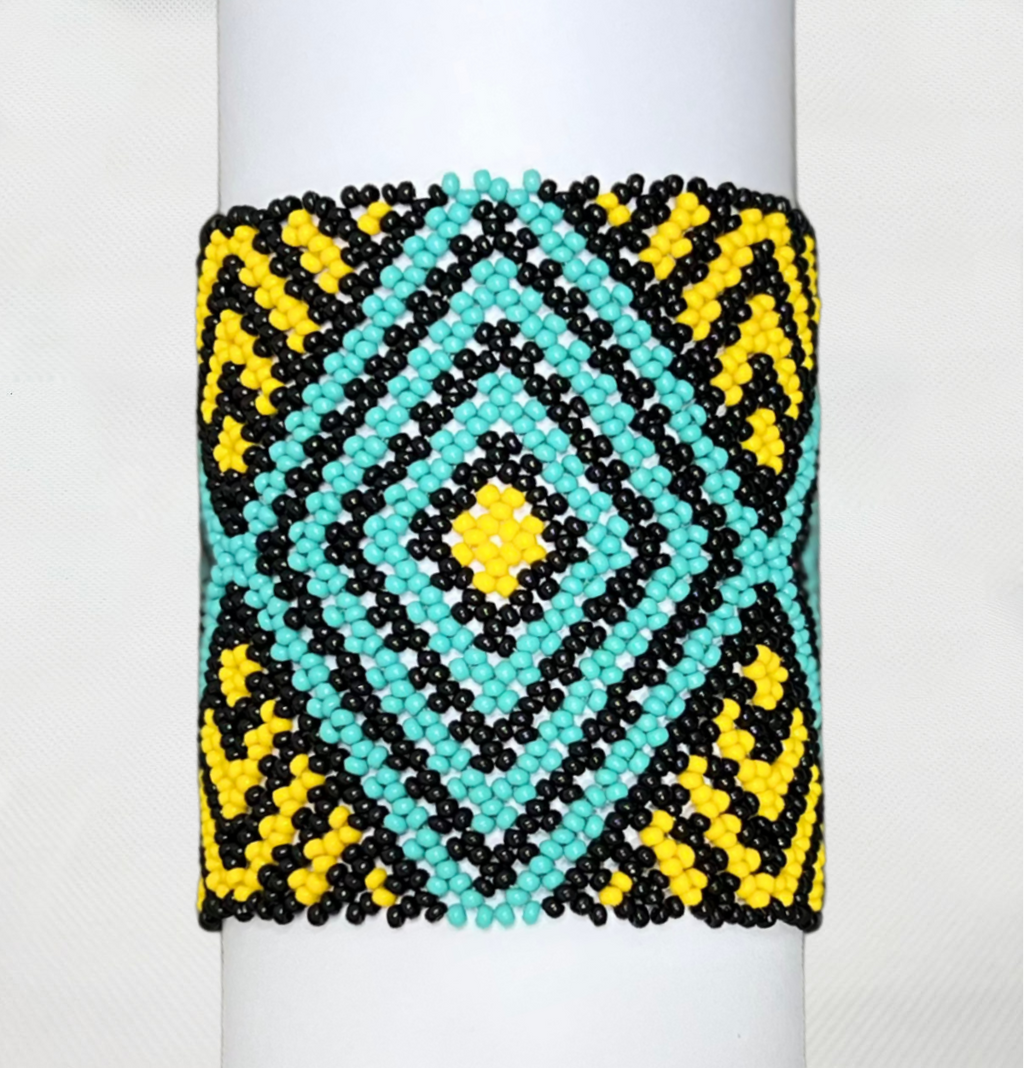 Indigenous Elastic Beaded Bracelet • KAMAYURÁ people (from Brazil)