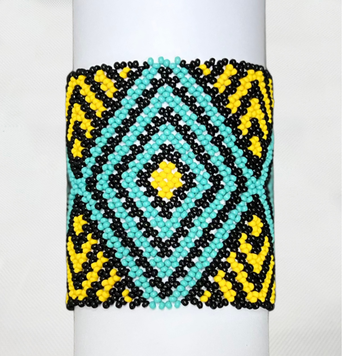 Indigenous Elastic Beaded Bracelet • KAMAYURÁ people (from Brazil)