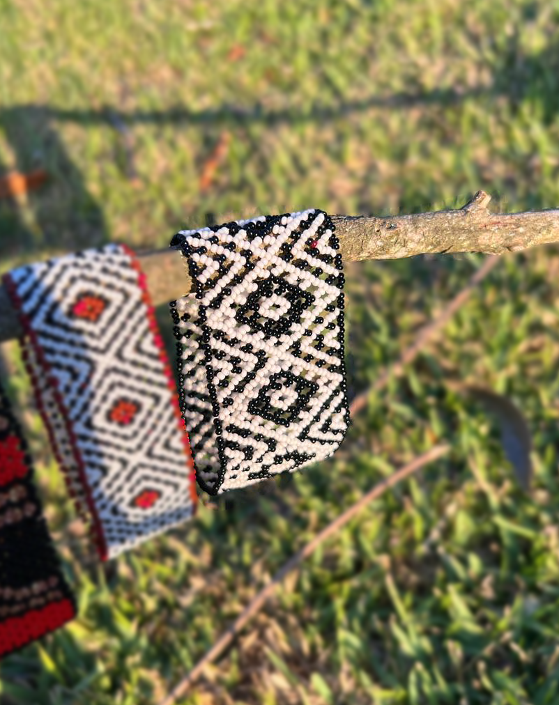 Indigenous Elastic Beaded Bracelet • WAURÁ people (from Brazil)