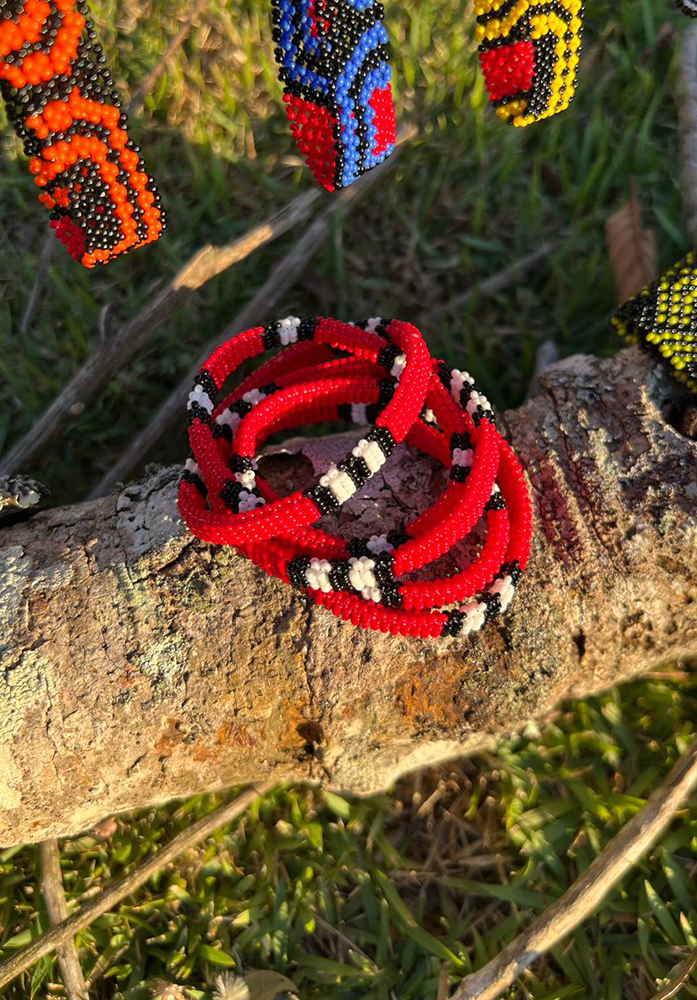Indigenous Elastic Beaded Bracelet • WAURÁ people (from Brazil)