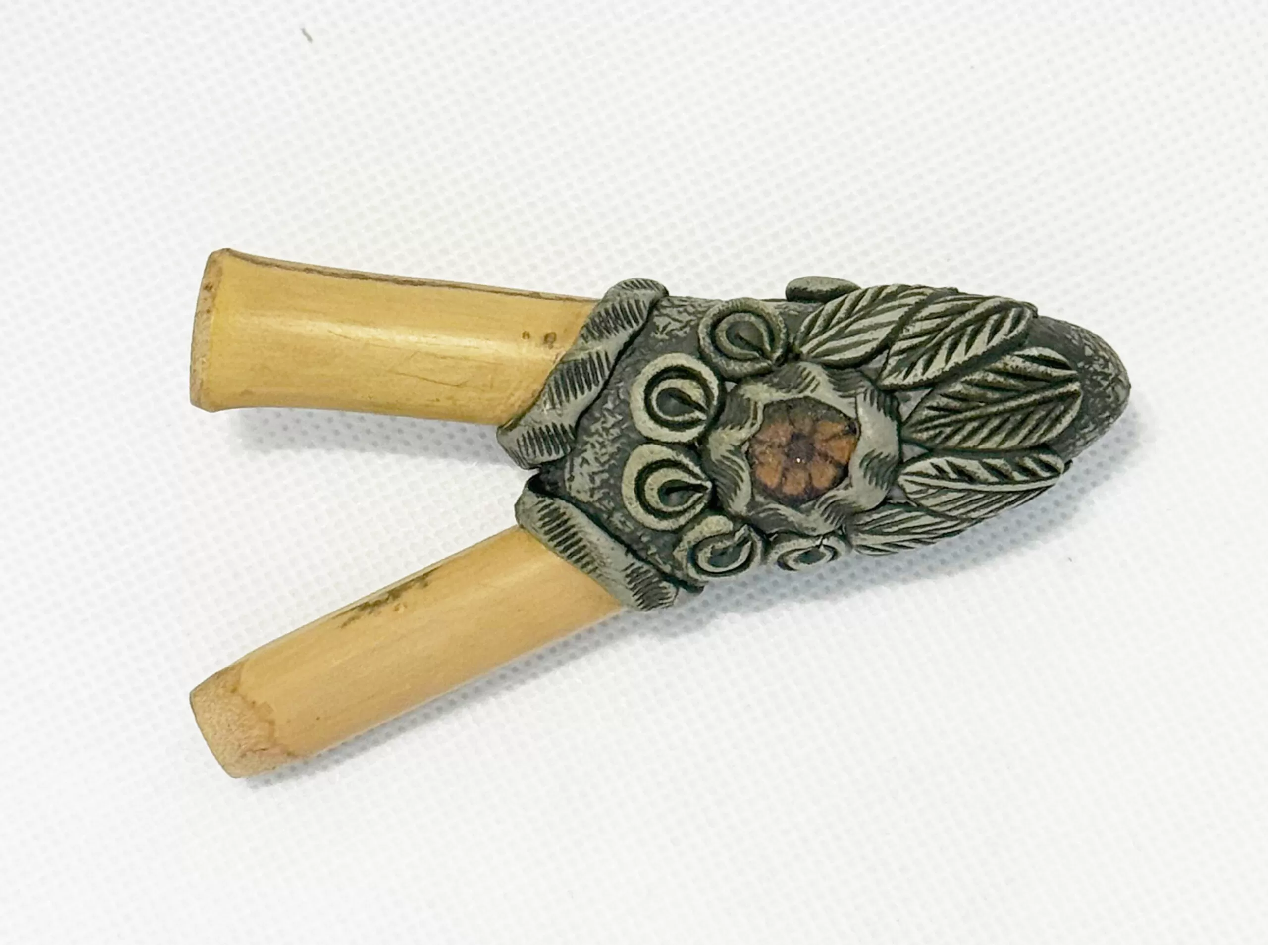 Bamboo Kuripe • JAGUBE